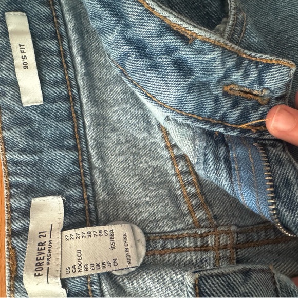 Forever 21 Classic Blue Denim Jeans - Picture 2 of 3